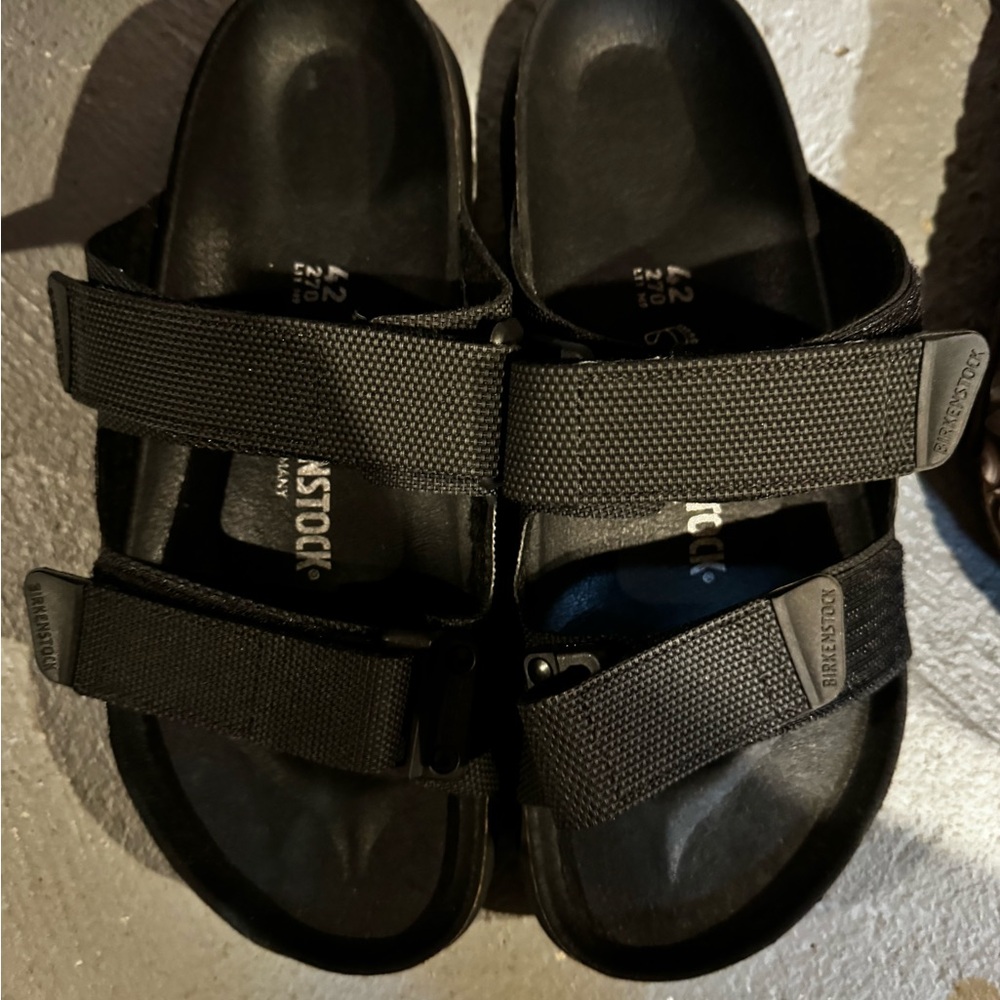 L 11 m9 Birkenstock sandals